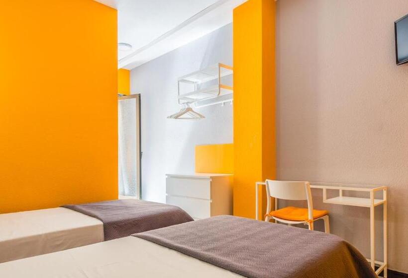 经济房, Hostal Tropical