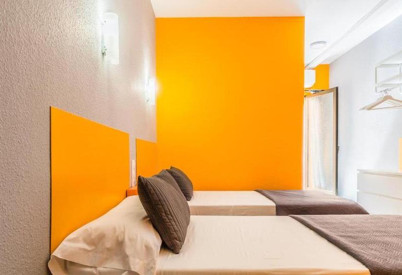 经济房, Hostal Tropical