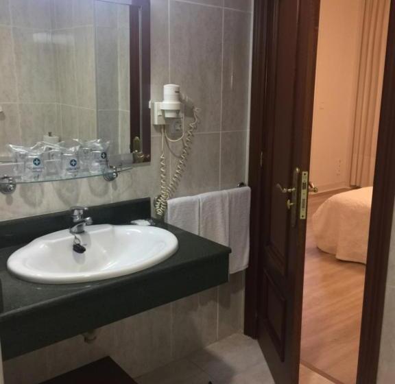 اتاق استاندارد سه نفره, Hostal Vista Alegre