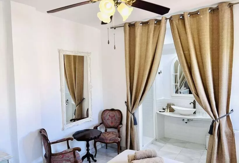 Habitació Deluxe, Ito Suecia
