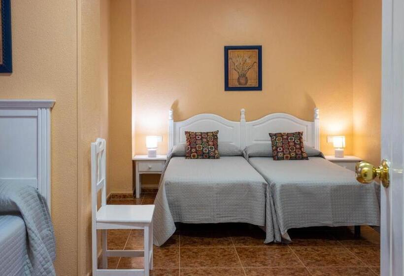 スタンダードトリプルルーム, Sanvi Xerez Centro