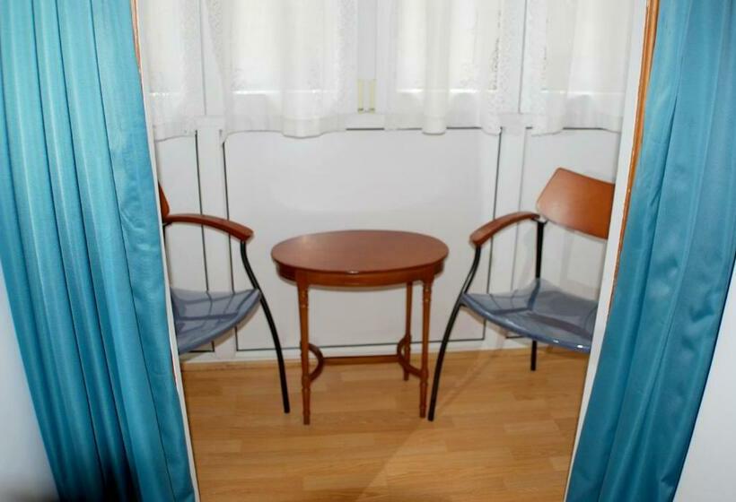 带阳台的标准单人间, Pension Regil