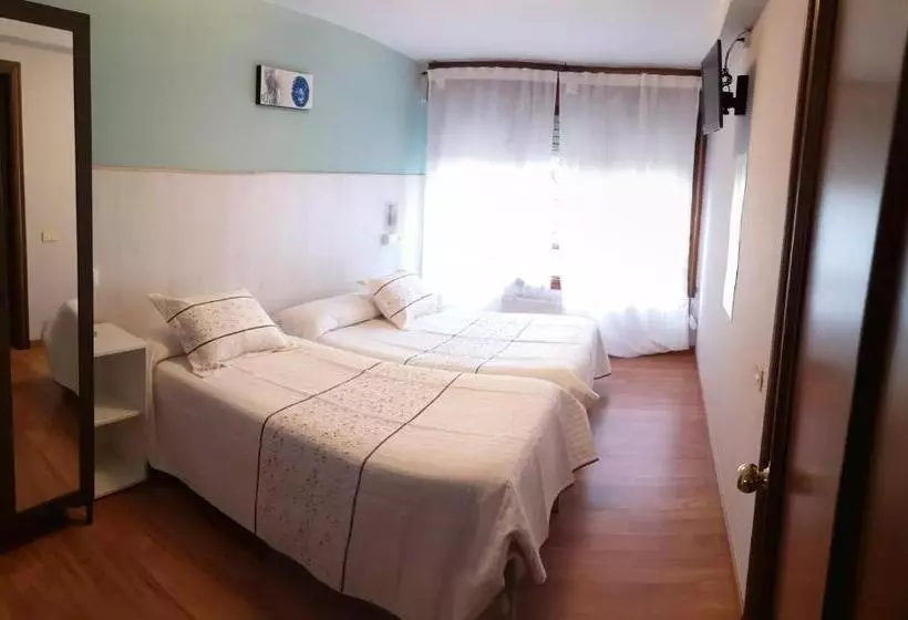 スタンダードトリプルルーム, Hostal Campoamor