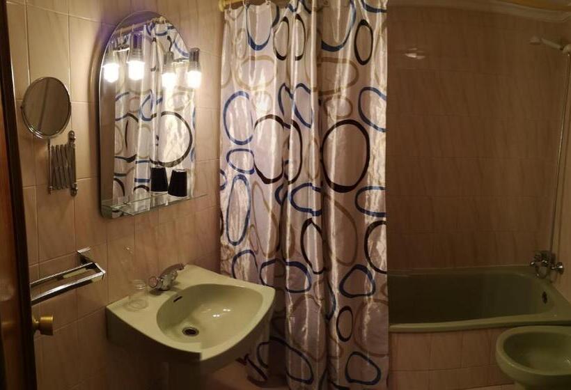Quarto Triplo Estandar, Hostal Campoamor