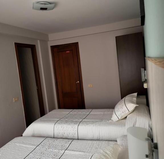 اتاق استاندارد سه نفره, Hostal Campoamor