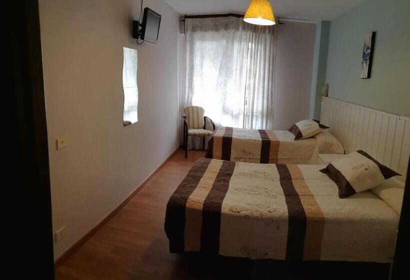 Quarto Triplo Estandar, Hostal Campoamor