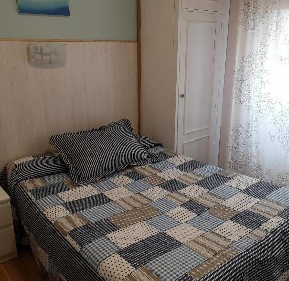 اتاق استاندارد با سرویس بهداشتی مشترک, Hostal Campoamor