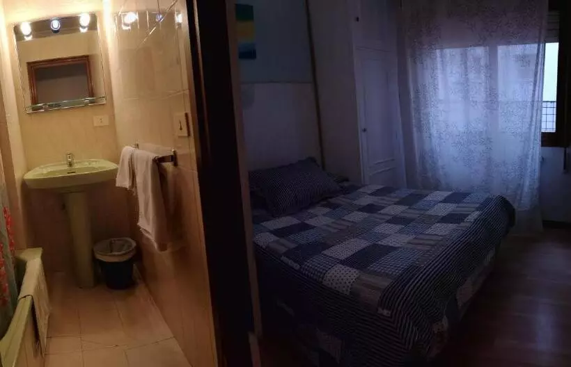 バス共有のスタンダードルーム, Hostal Campoamor