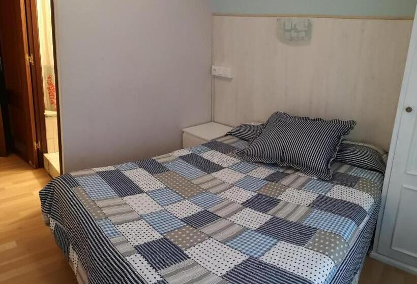 Quarto Estandar Banheiro Compartilhado, Hostal Campoamor