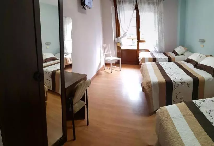 ファミリールーム, Hostal Campoamor