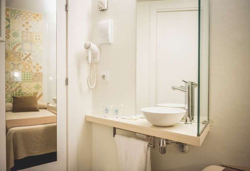 اتاق استاندارد یک نفره, Hostal Marenostrum