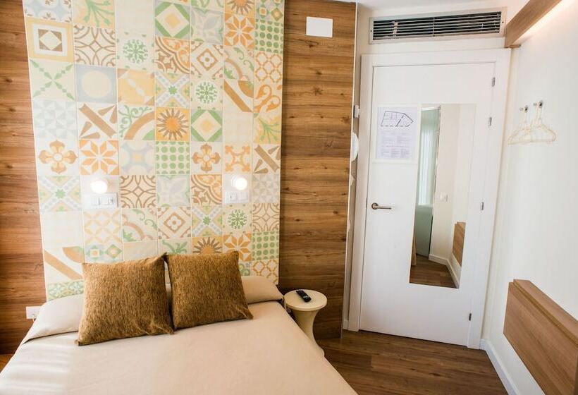 اتاق استاندارد یک نفره, Hostal Marenostrum