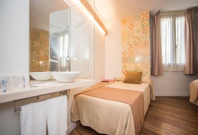 اتاق استاندارد یک نفره, Hostal Marenostrum