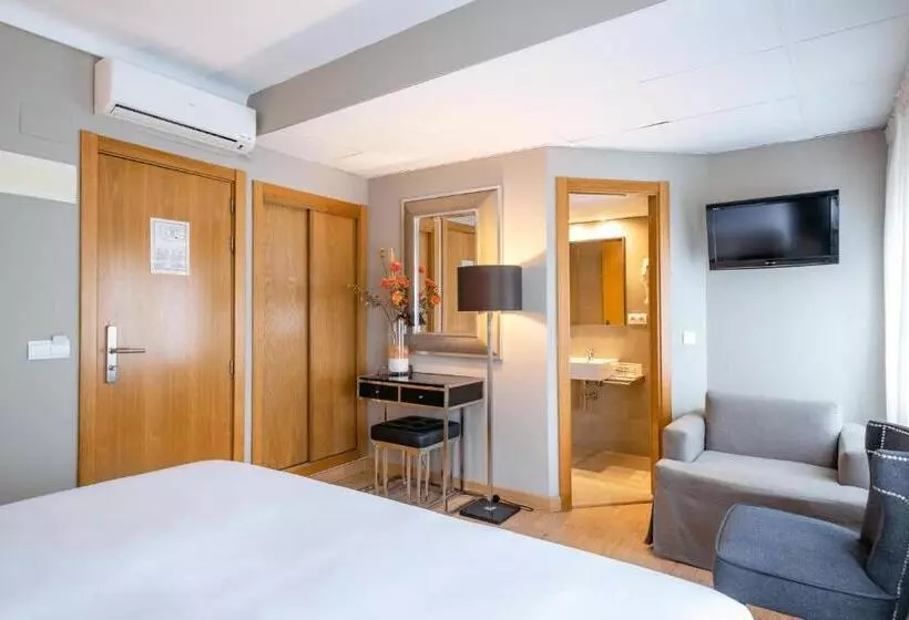 اتاق سوپریور با تخت بزرگ, Hostal Parque Ibiza
