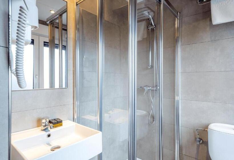 バルコニー付きスタンダードルーム, Hostal Parque Ibiza