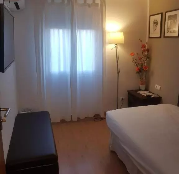 اتاق یک تخته با تراس, Hostal Parque Ibiza