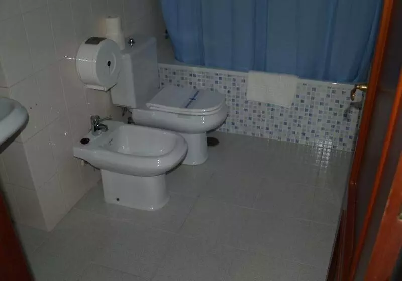 اتاق استاندارد, Hostal Carlos Iii