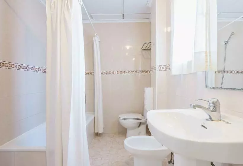スタンダードトリプルルーム, Hostal Casa Antonio By Vivere Stays