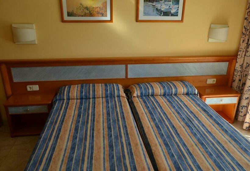 스탠다드 발코니 룸, Hostal Leo D Or