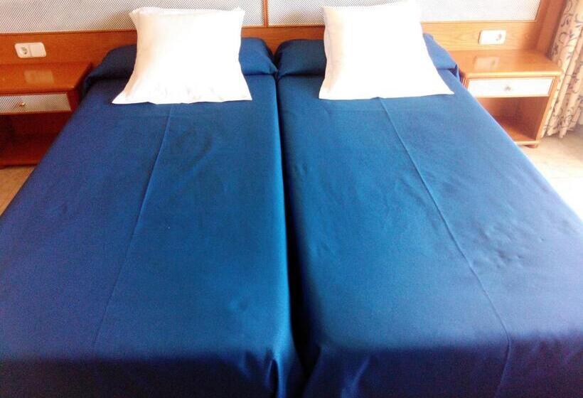 스탠다드 발코니 룸, Hostal Leo D Or