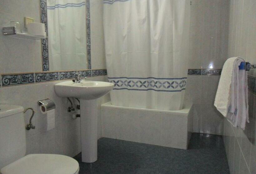 اتاق استاندارد یک نفره, Hostal Ronda