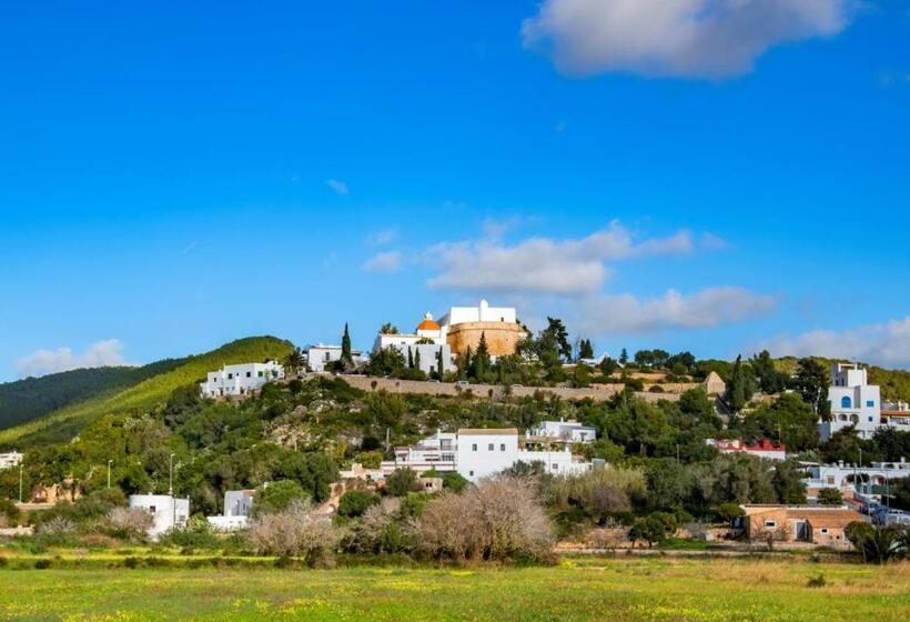 غرفة قياسية ثلاثية, Hostal Y Apartamentos Santa Eulalia