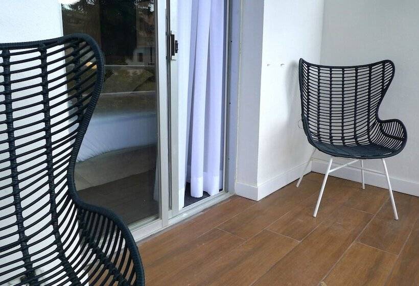 اتاق استاندارد سه نفره, La Concha Soul Boutique