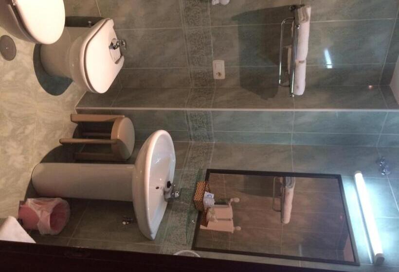 غرفة قياسية, Nueva Allandesa