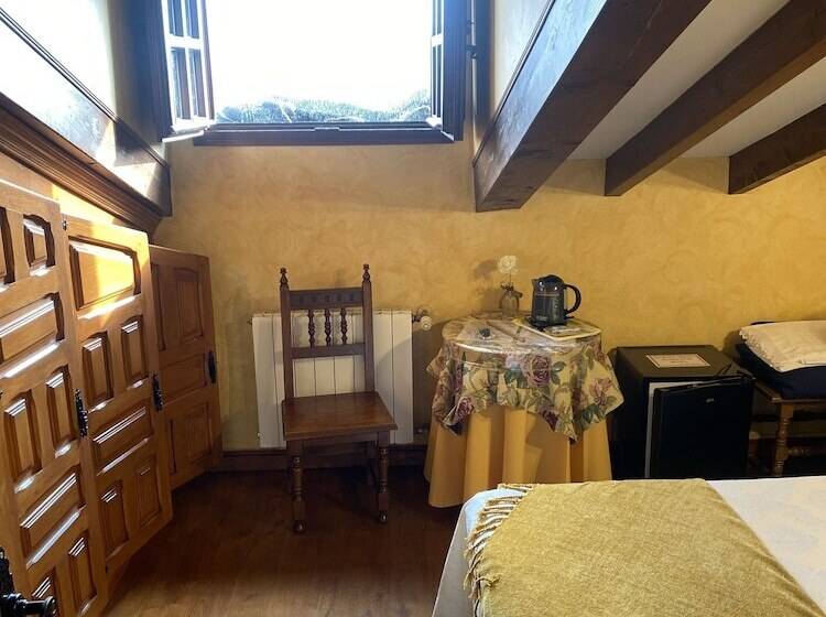 اتاق اکونومی, Posada Araceli