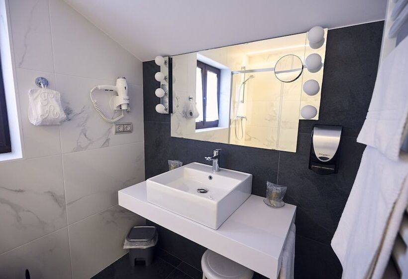 اتاق سوپریور, Posada Araceli