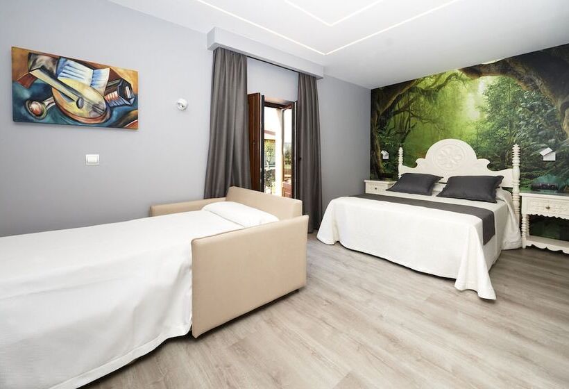 اتاق استاندارد سه تخته با بالکن, Posada Araceli