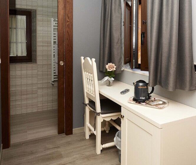 اتاق استاندارد سه تخته با بالکن, Posada Araceli