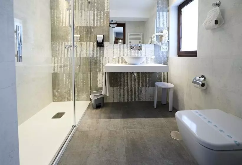 Standard Triple Room with Terrace, Posada Araceli