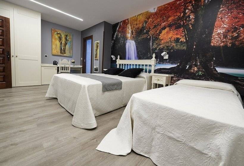 Standard Triple Room with Terrace, Posada Araceli