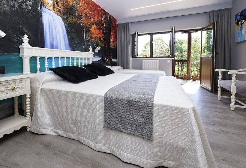 Standard Triple Room with Terrace, Posada Araceli