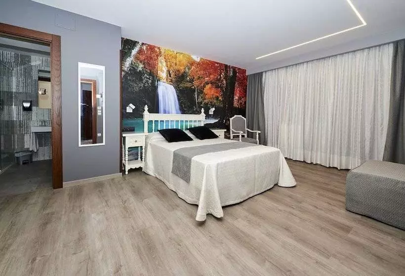 Standard Triple Room with Terrace, Posada Araceli