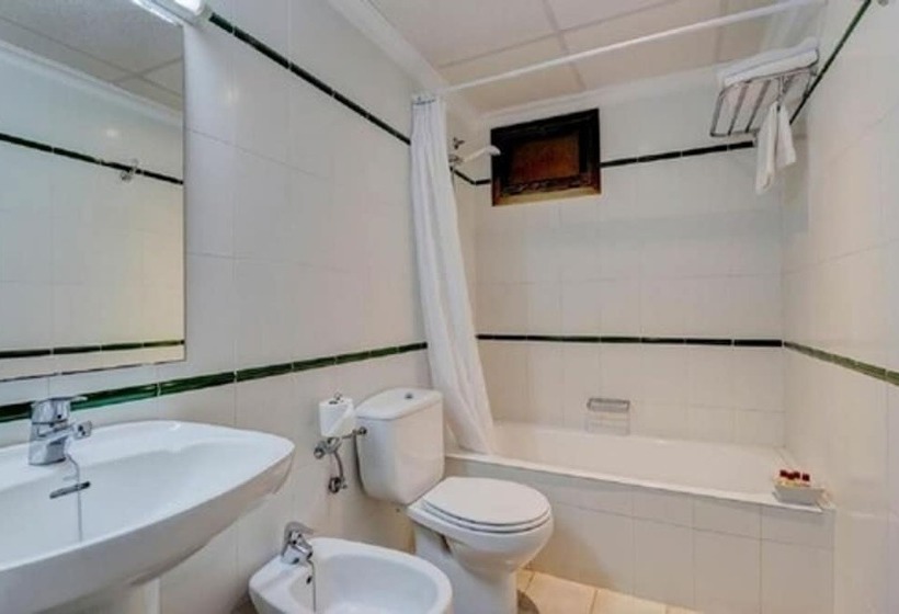 חדר סטנדרט, Sis Pins