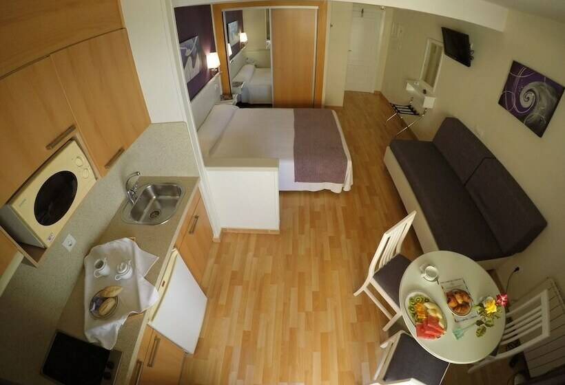 スタンダードスタジオ, Ona Princesa Playa