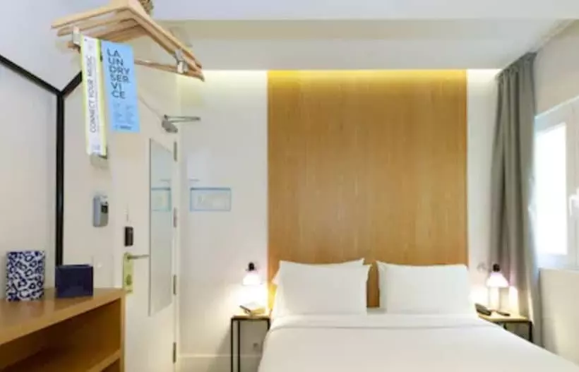 اتاق استاندارد یک نفره, Sleep N Atocha B Corp Certified