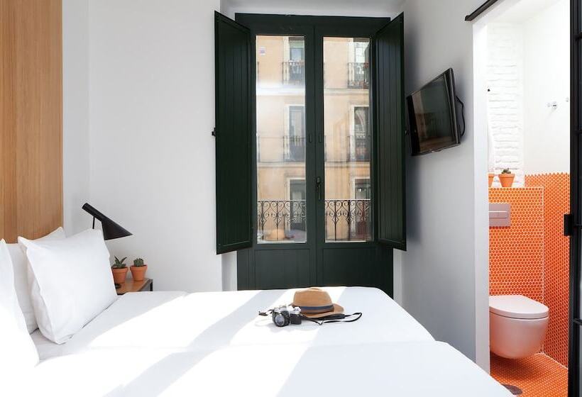 اتاق استاندارد با بالکن, Sleep N Atocha B Corp Certified