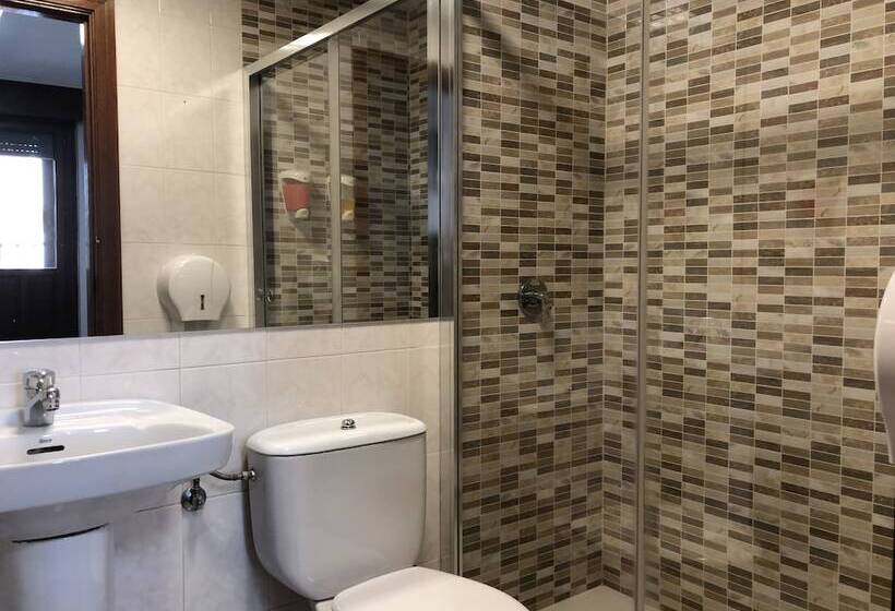 标准三人间, Bearan Bar & Rooms