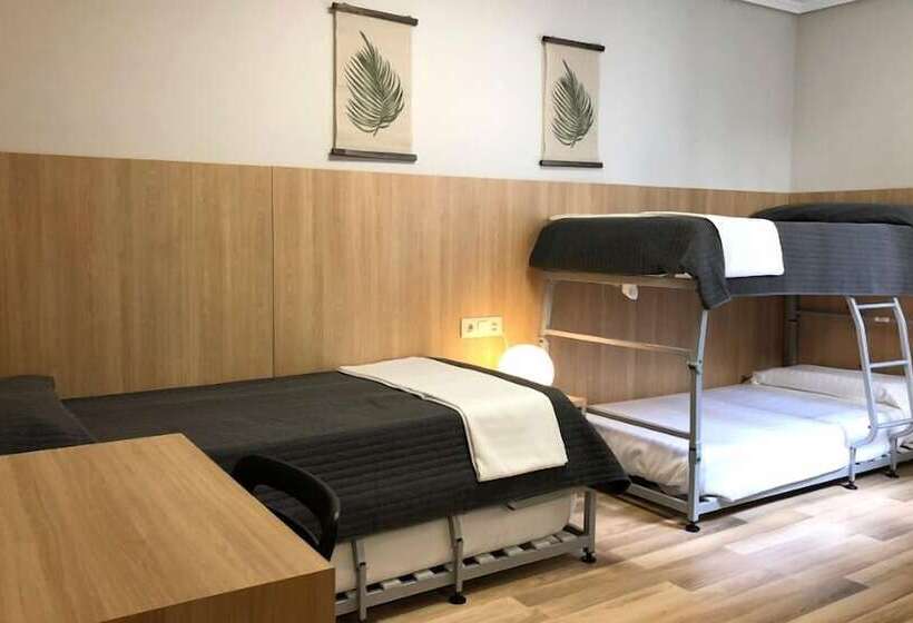 标准三人间, Bearan Bar & Rooms