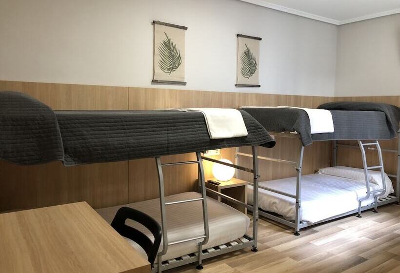 四人标准间, Bearan Bar & Rooms