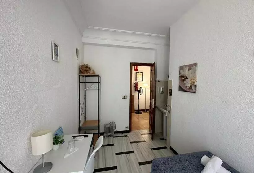 バスルーム共有のシングルスタンダード, Hostal Arrate