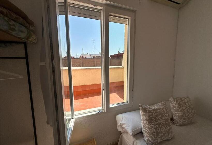 اتاق پایه با سرویس بهداشتی مشترک, Hostal Arrate