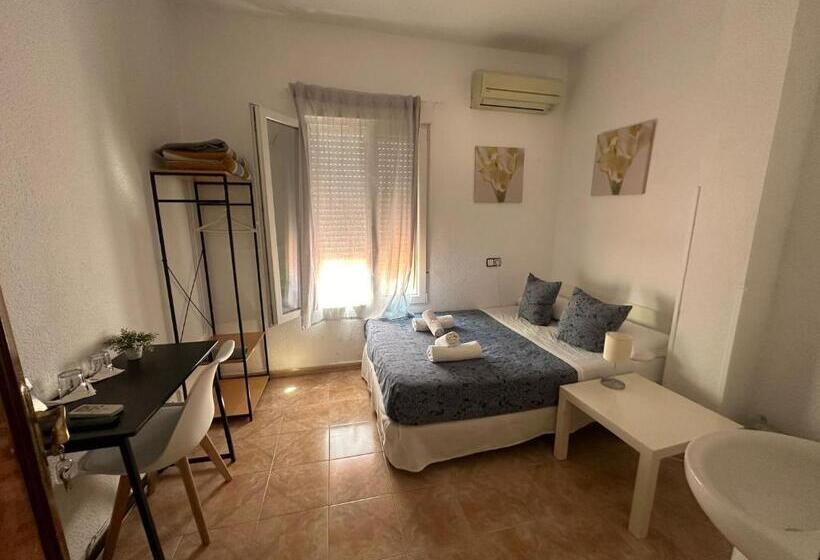 اتاق پایه با سرویس بهداشتی مشترک, Hostal Arrate