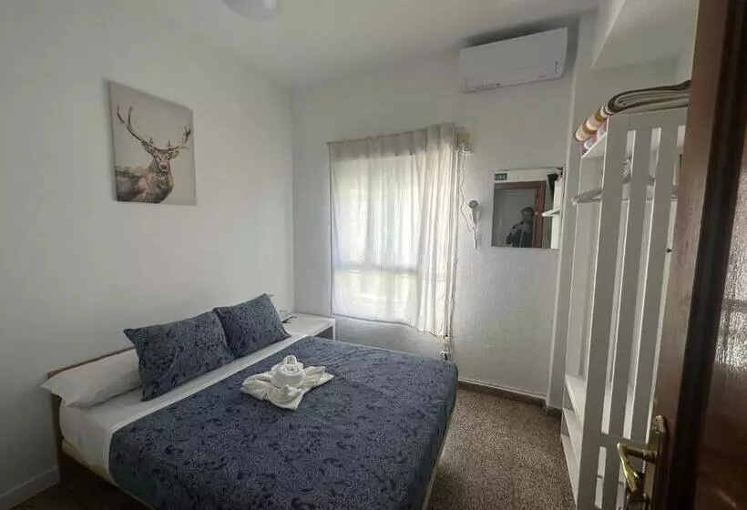 Chambre Basic Salle de Bains Commune, Hostal Arrate