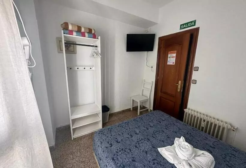 Chambre Basic Salle de Bains Commune, Hostal Arrate