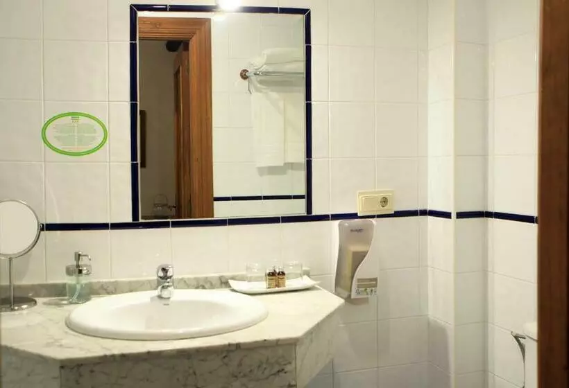 Standard Kolmen Hengen Huone, Hostal Rural Donamariako Benta