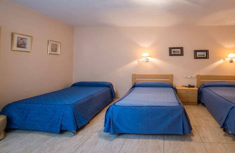 غرفة قياسية ثلاثية, Legazpi